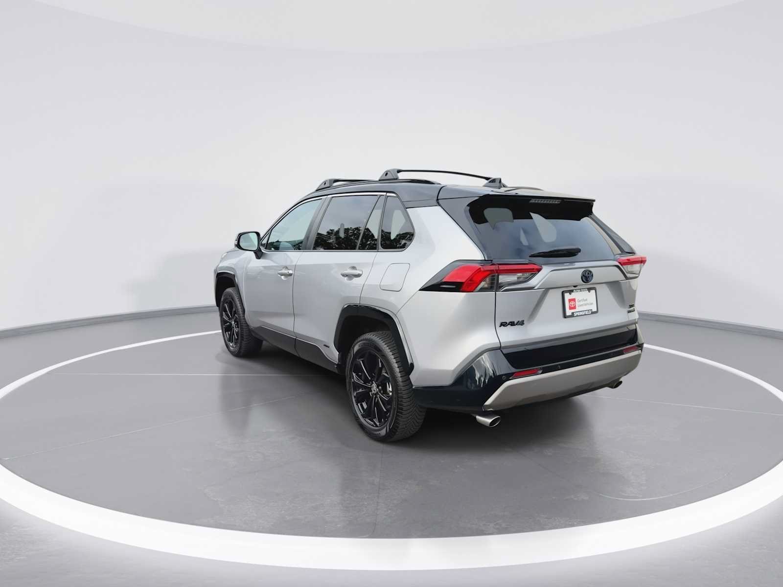 Thumbnail: 2022 Toyota RAV4 - 6