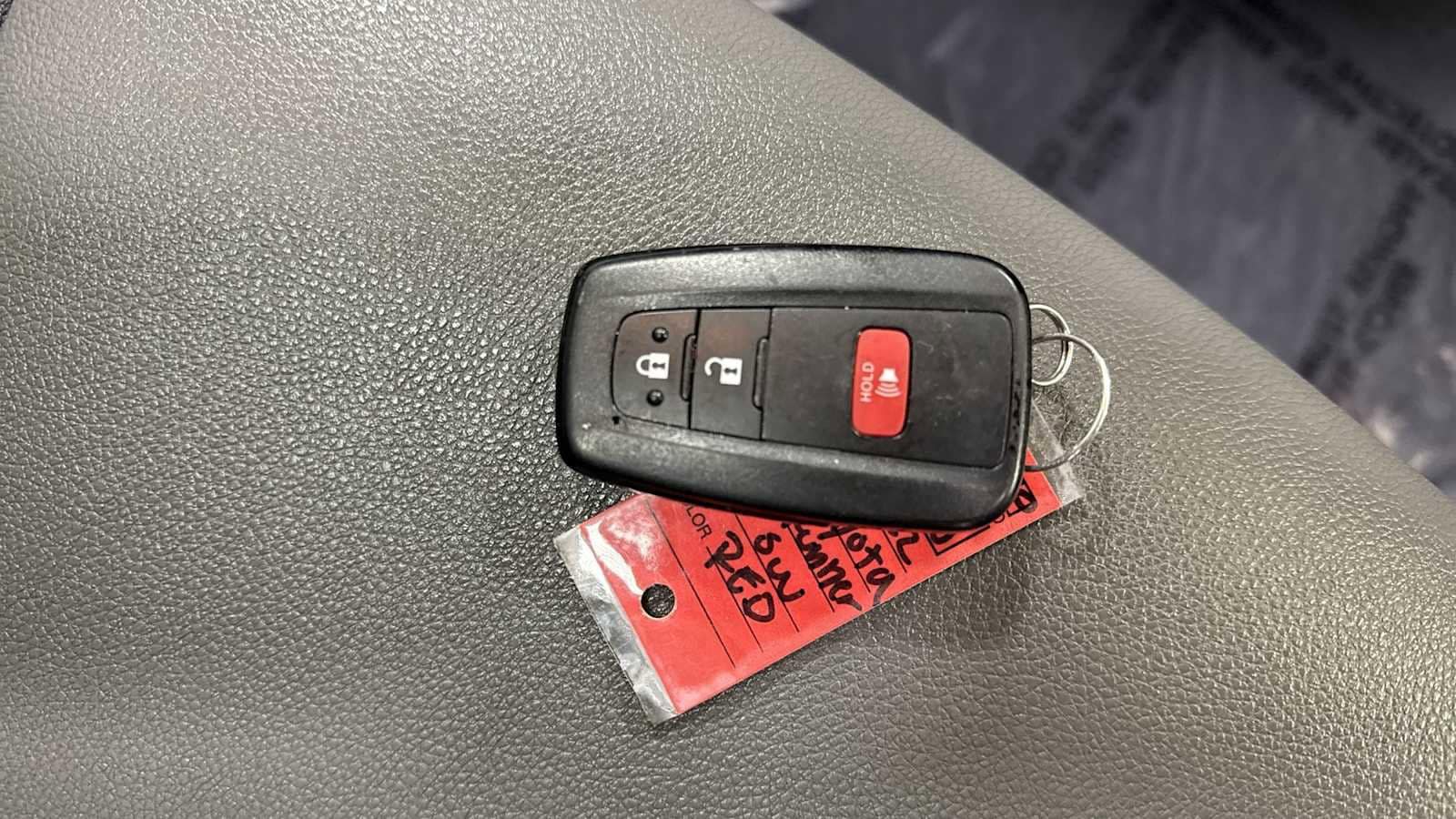 Thumbnail: 2022 Toyota 4Runner - 32