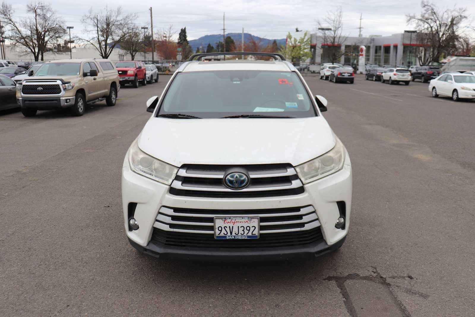 Thumbnail: 2017 Toyota Highlander - 2