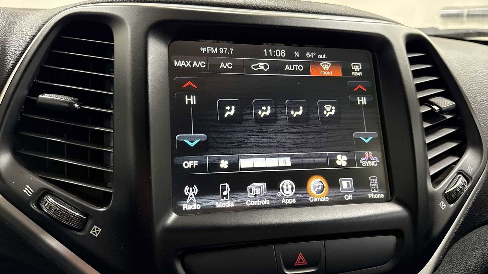 Thumbnail: 2018 Jeep Cherokee - 20