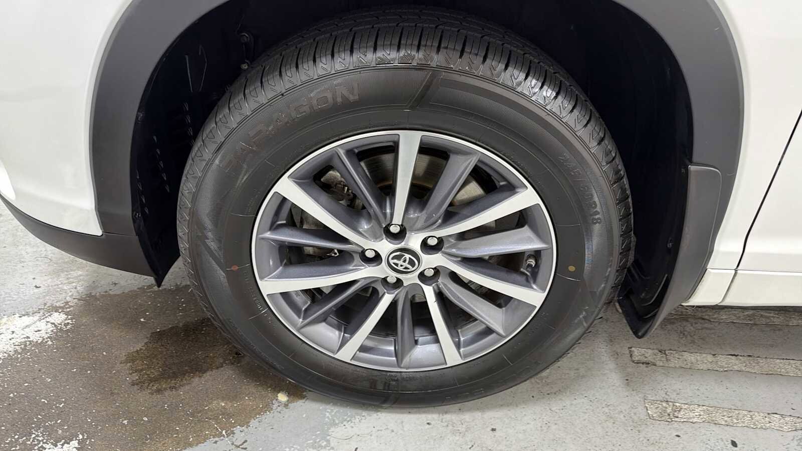 Thumbnail: 2017 Toyota Highlander - 10