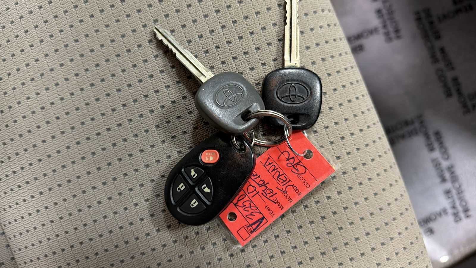 Thumbnail: 2010 Toyota Sienna - 30