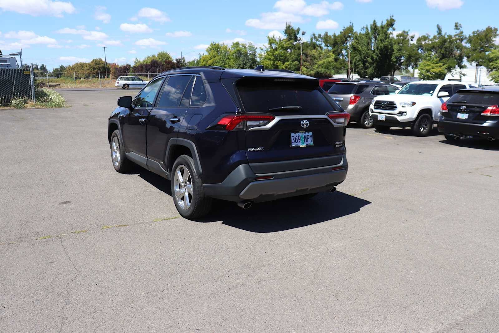 Thumbnail: 2021 Toyota RAV4 - 7