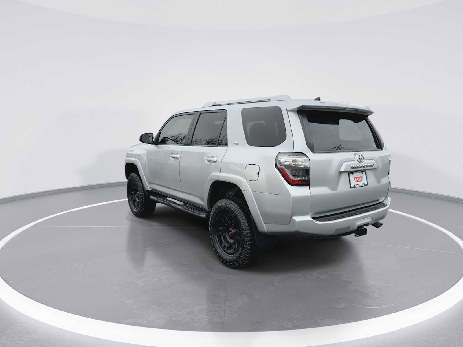 Thumbnail: 2016 Toyota 4Runner - 6