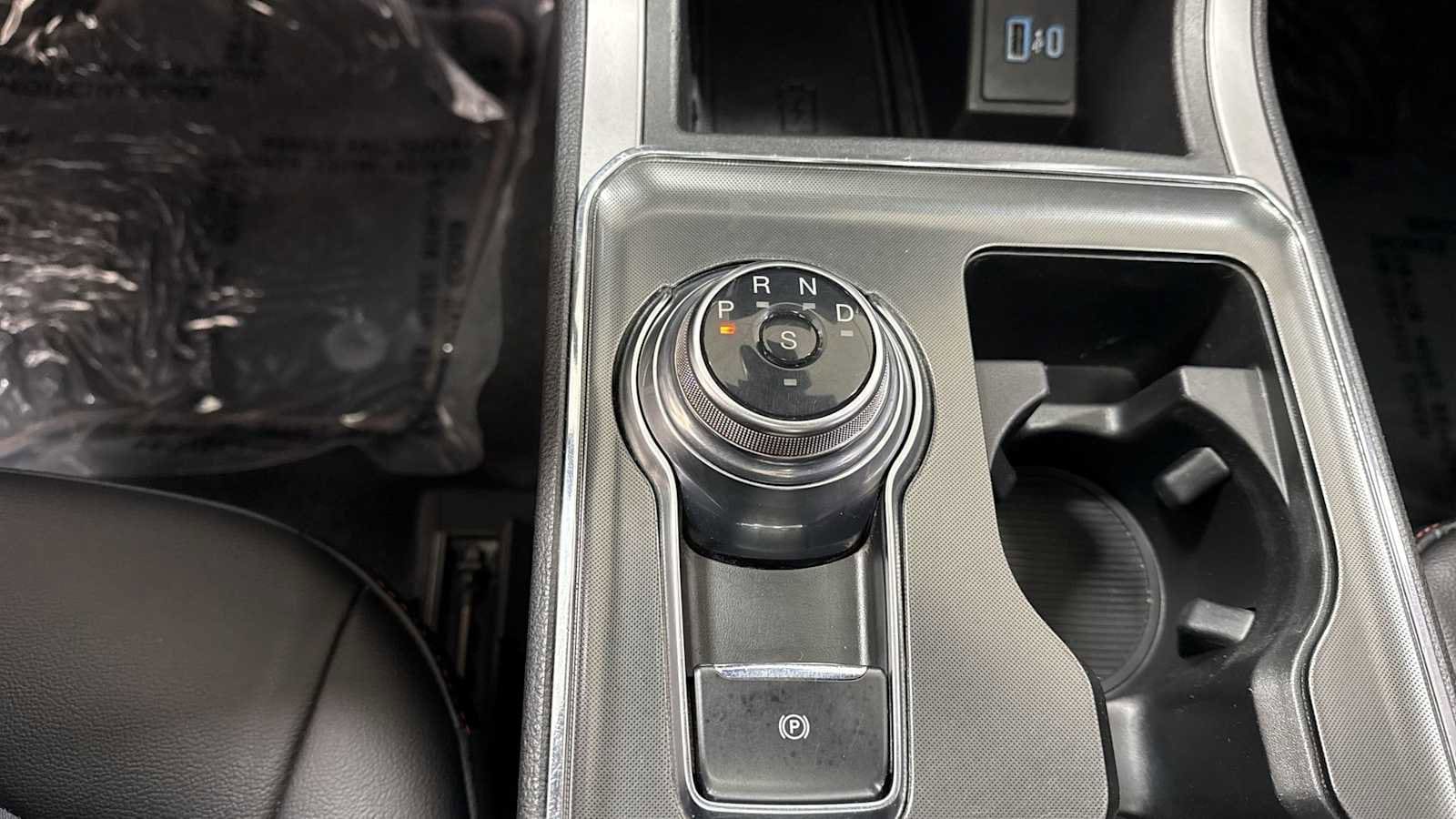 Thumbnail: 2022 Ford Edge - 21