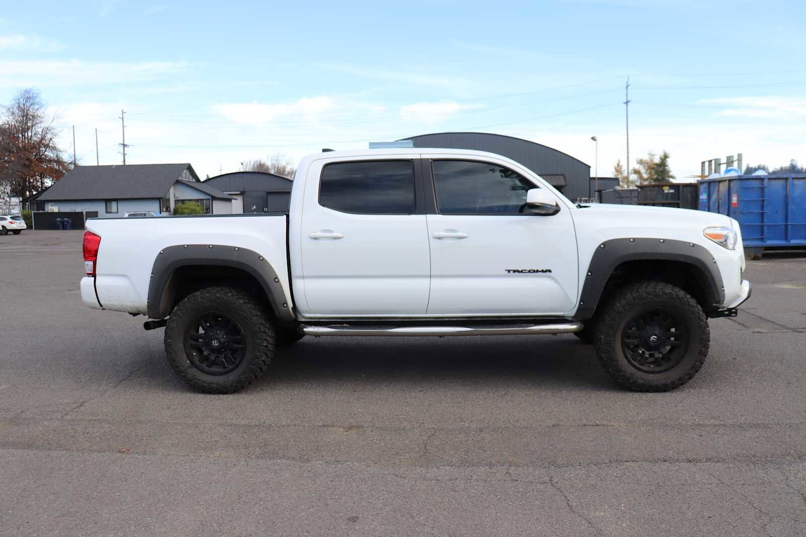 2017 Toyota Tacoma SR5 Sport TRD Pro photo 2