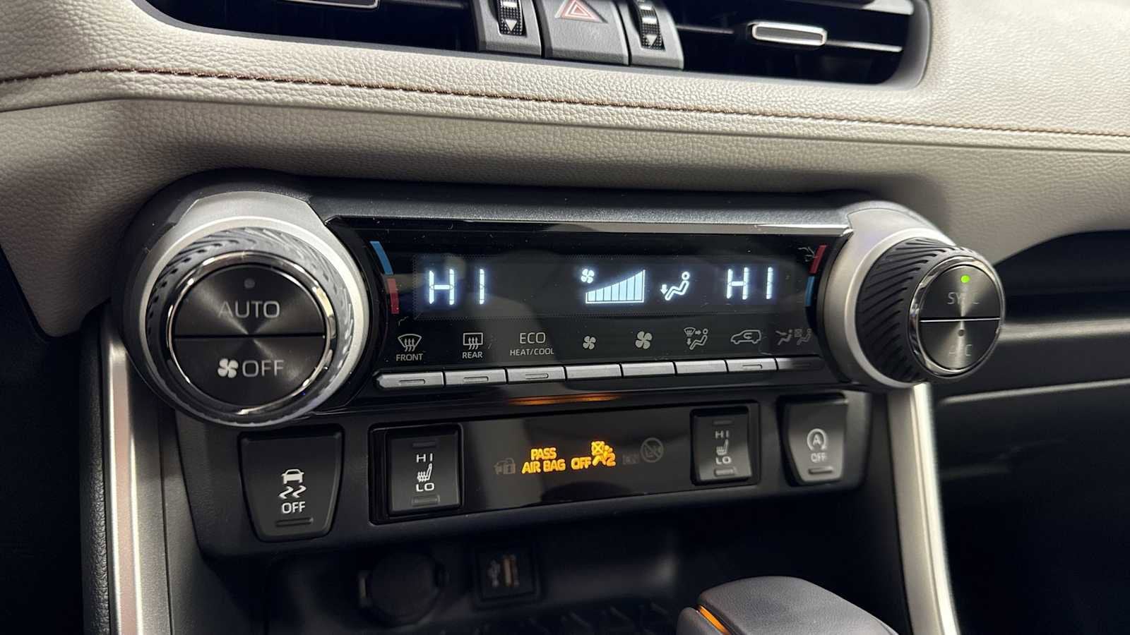 Thumbnail: 2025 Toyota RAV4 - 21