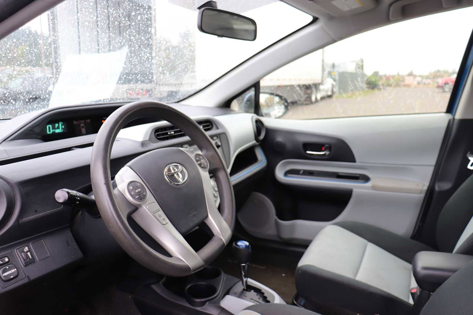 Thumbnail: 2012 Toyota Prius c - 10