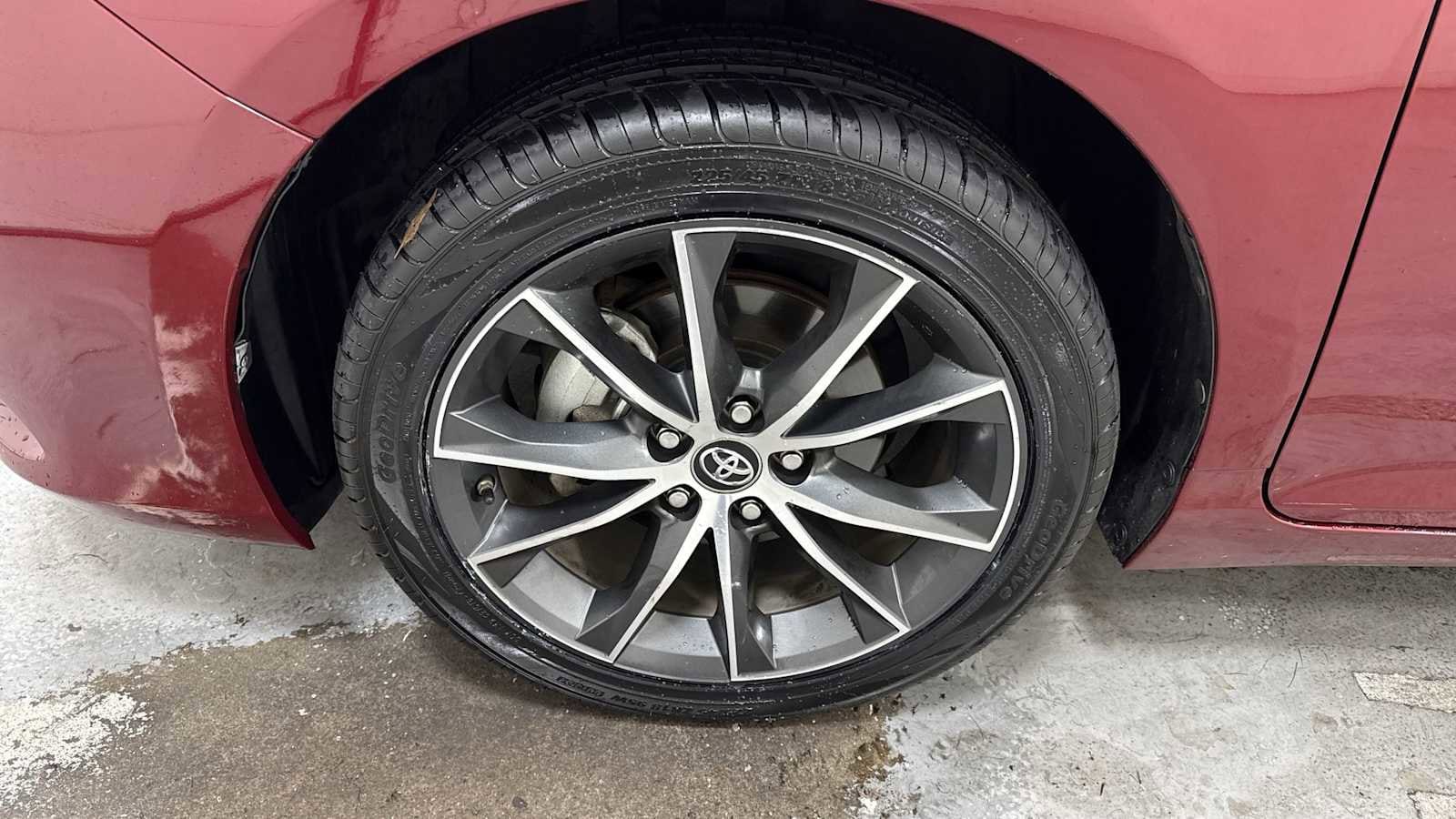 Thumbnail: 2017 Toyota Camry - 10