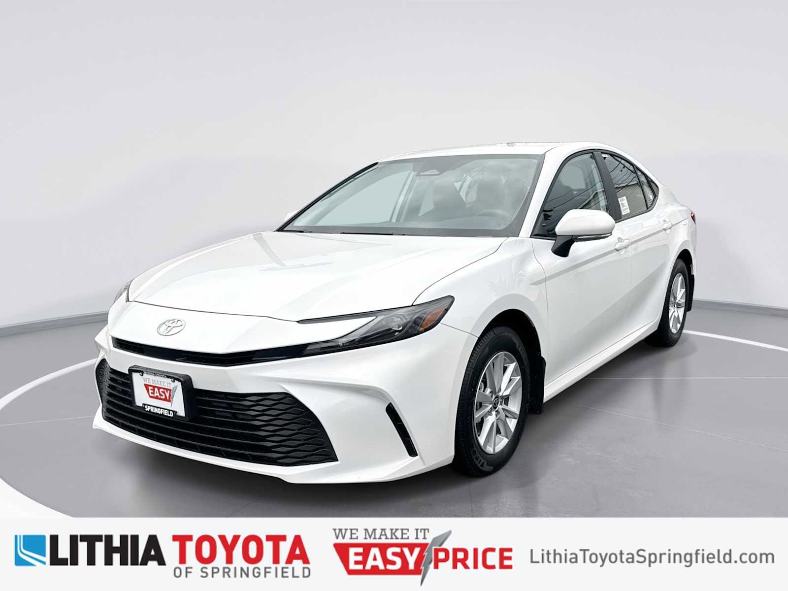 2026 Toyota Camry LE's photo