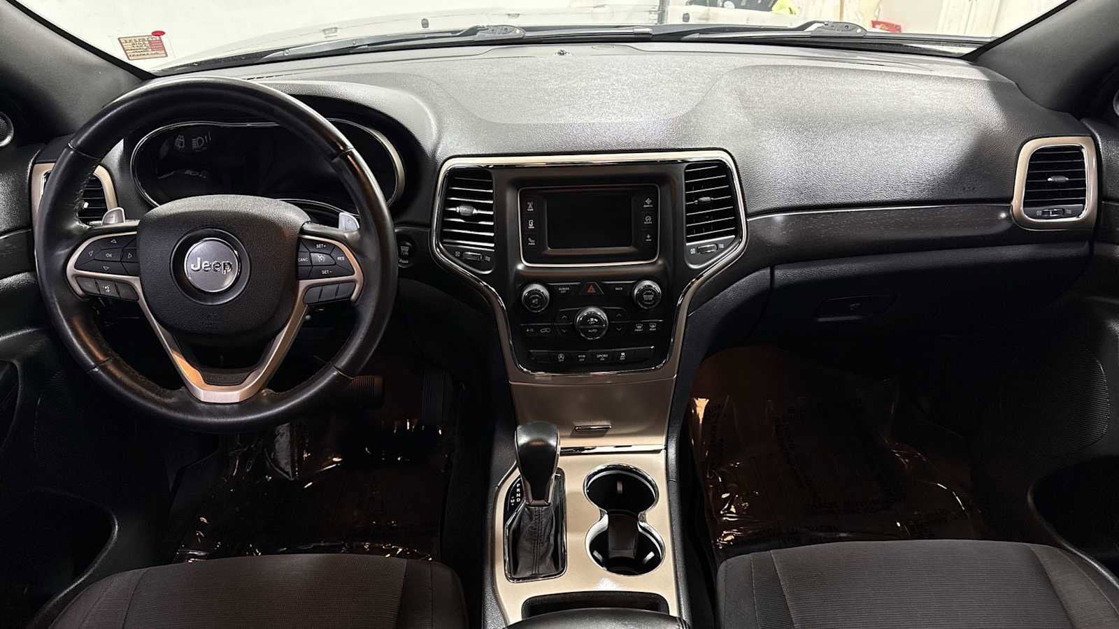 Thumbnail: 2016 Jeep Grand Cherokee - 25