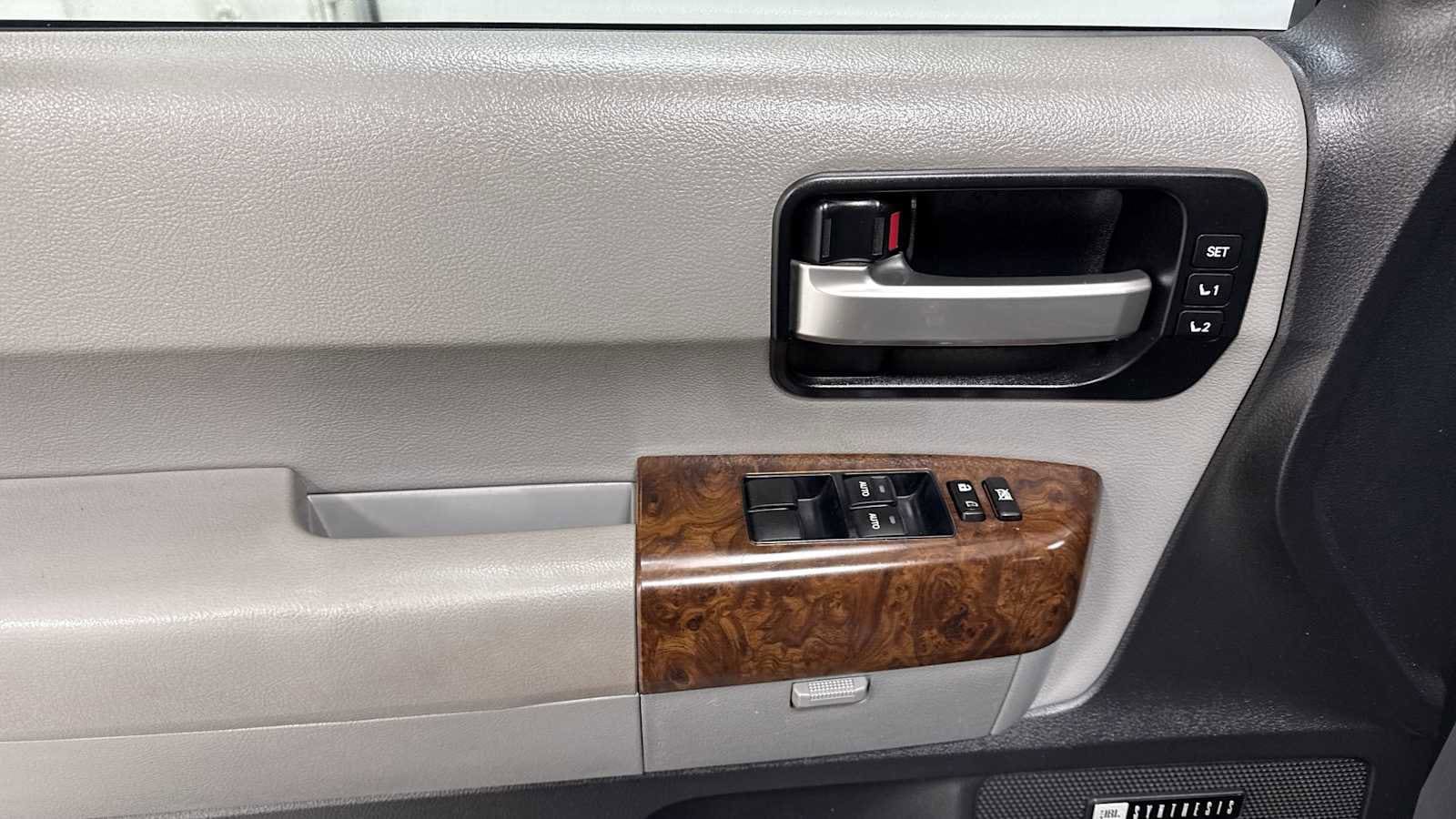 Thumbnail: 2010 Toyota Sequoia - 15