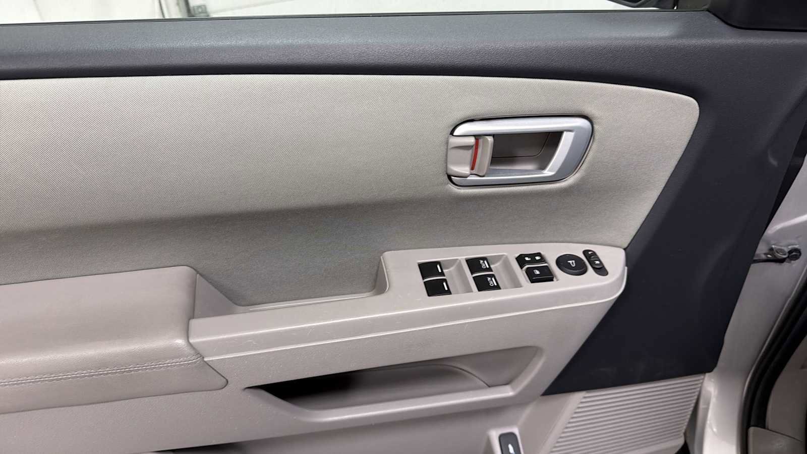 Thumbnail: 2013 Honda Pilot - 15
