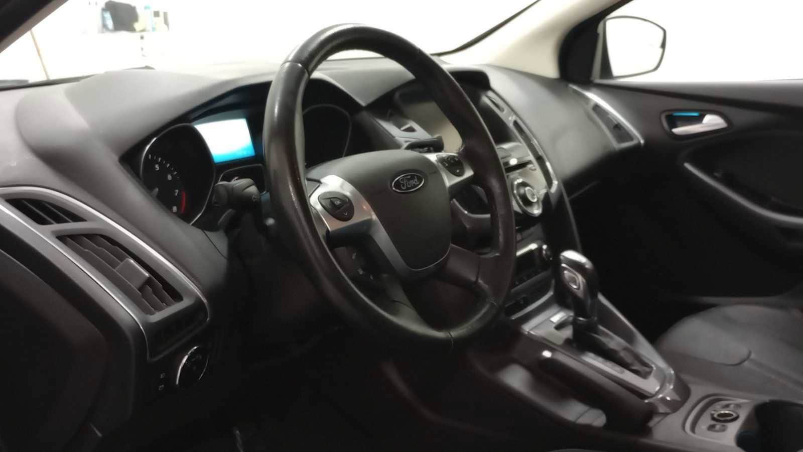 Thumbnail: 2014 Ford Focus - 12