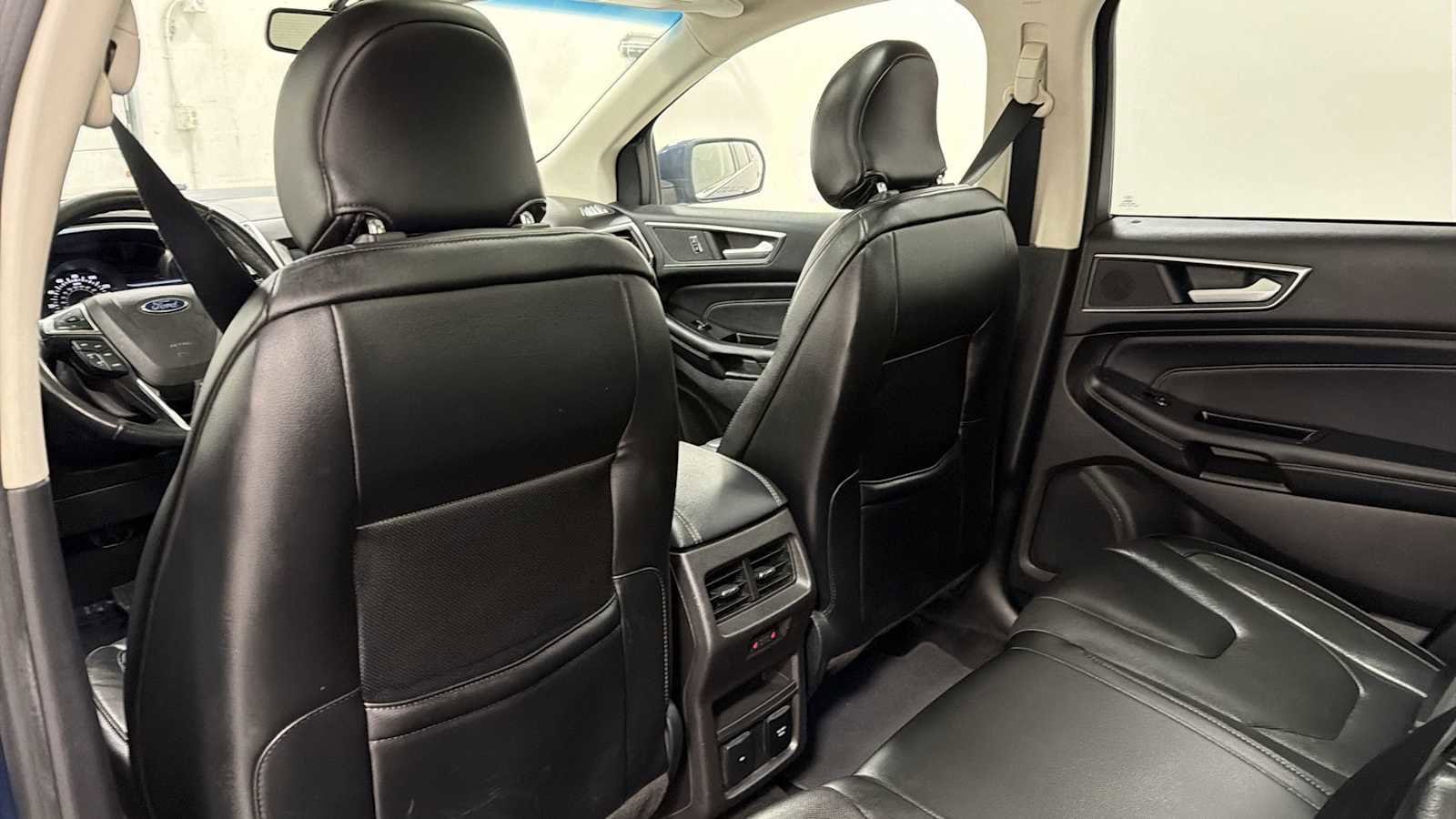 Thumbnail: 2017 Ford Edge - 26