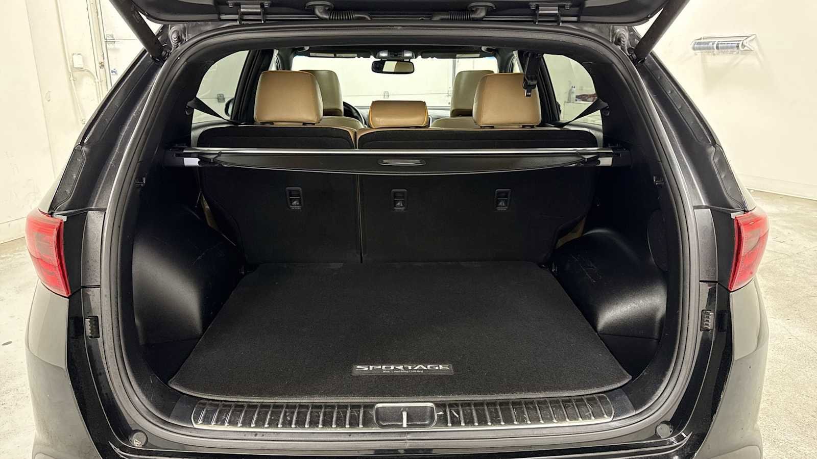 Thumbnail: 2017 Kia Sportage - 28