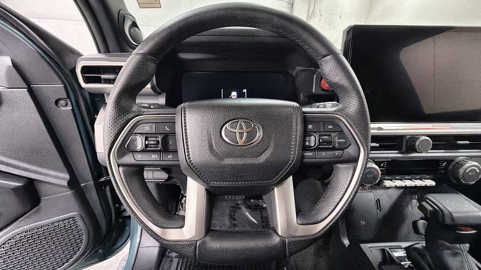 Thumbnail: 2025 Toyota 4Runner - 16