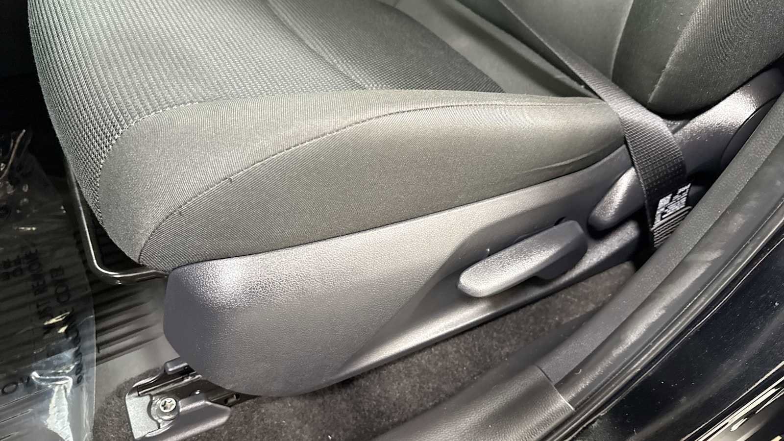 Thumbnail: 2025 Toyota RAV4 - 14