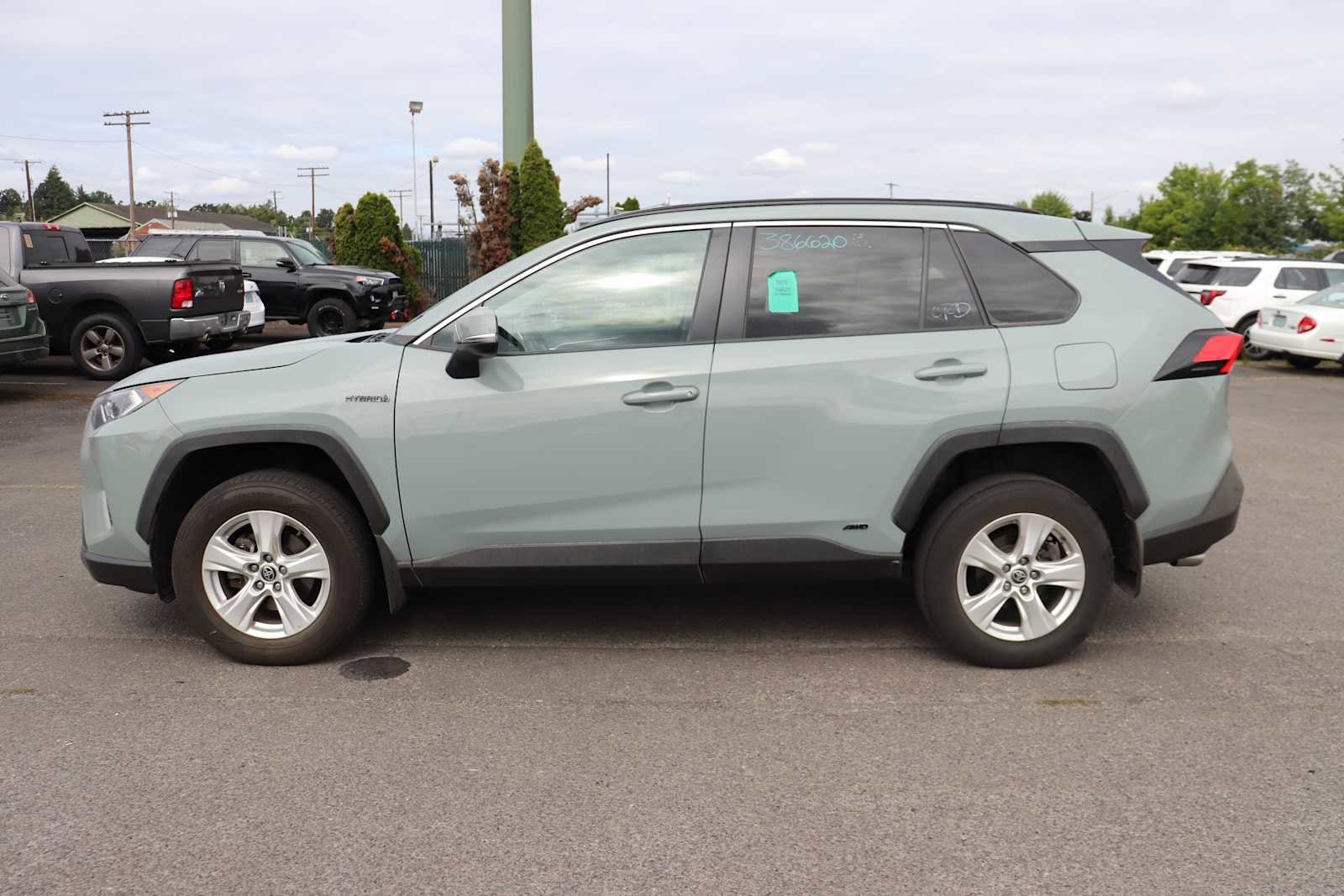 Thumbnail: 2020 Toyota RAV4 - 8