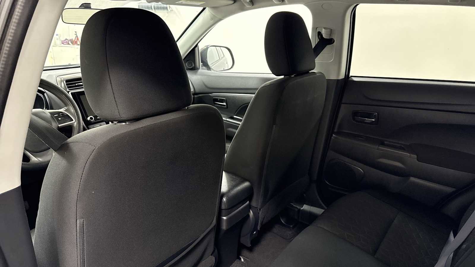 Thumbnail: 2020 Mitsubishi Outlander Sport - 24