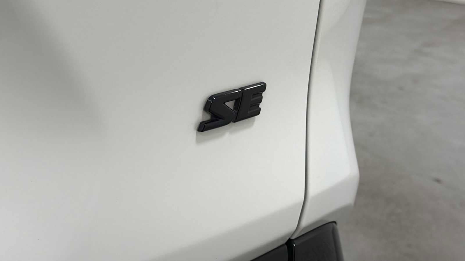 Thumbnail: 2021 Toyota RAV4 - 28