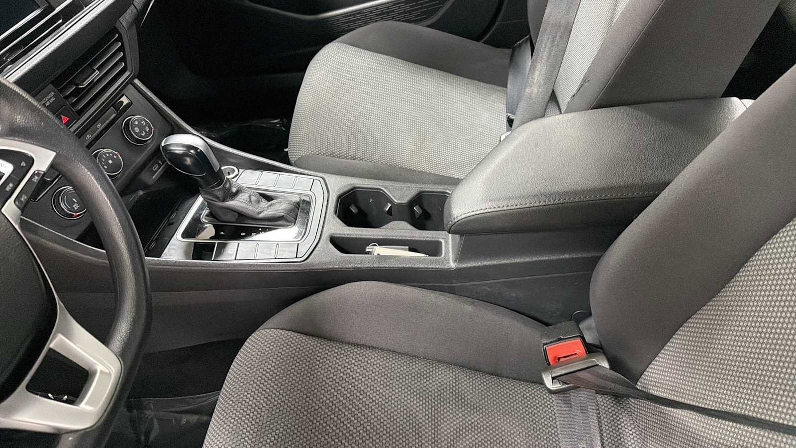 Thumbnail: 2021 Volkswagen Jetta - 21