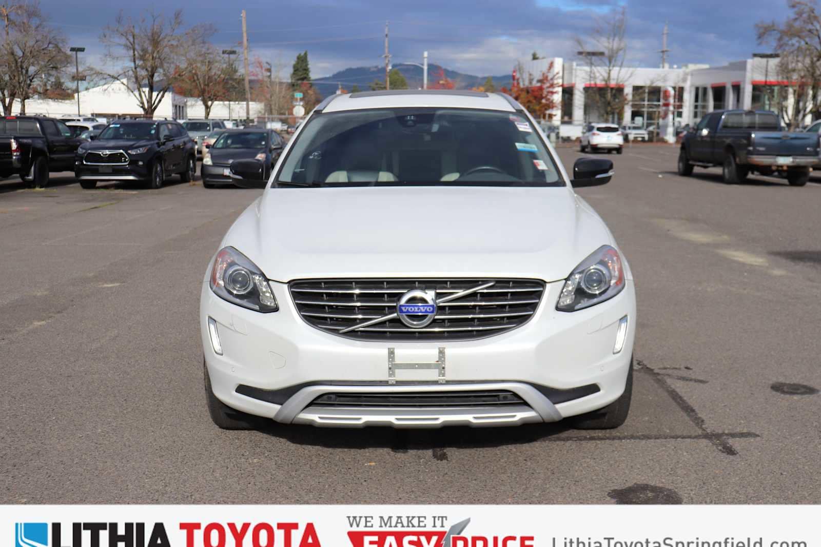 2017 Volvo XC60 T6 Dynamic -
                  Springfield, OR