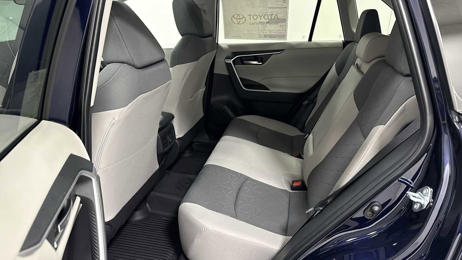 Thumbnail: 2025 Toyota RAV4 - 25