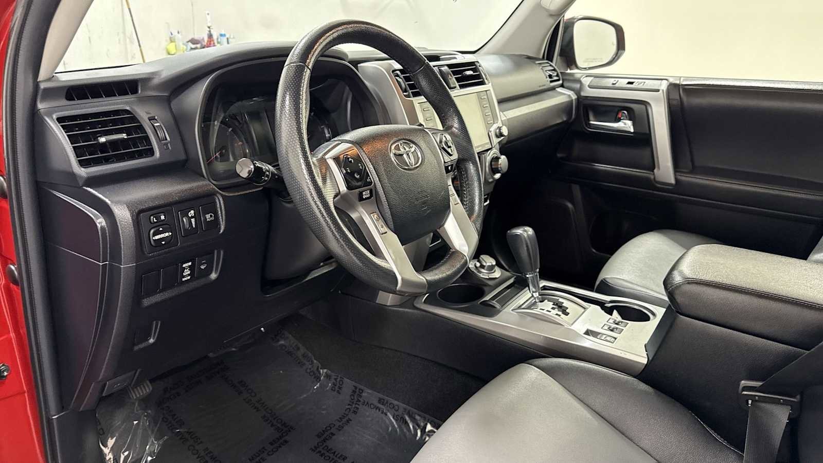 Thumbnail: 2022 Toyota 4Runner - 12