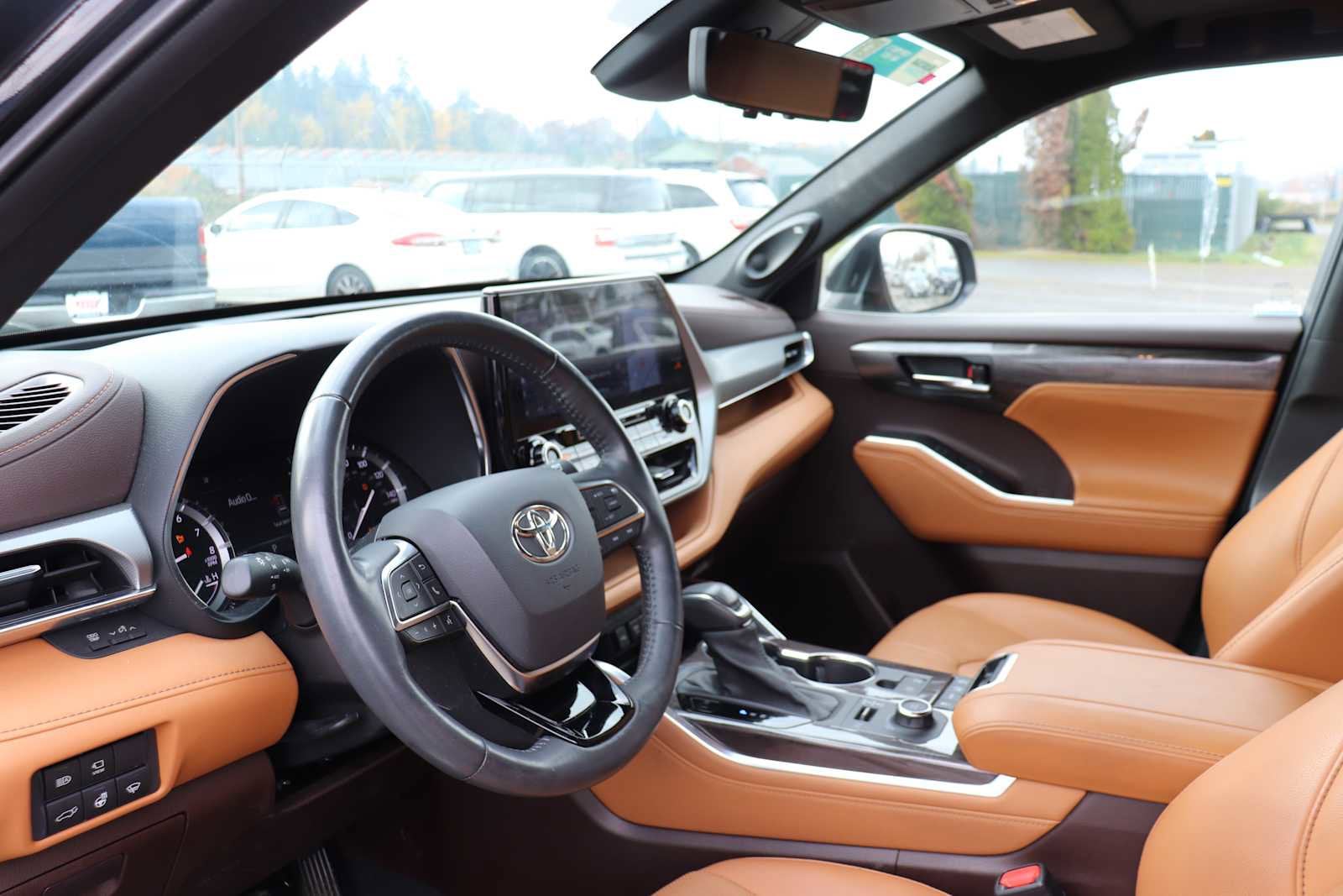 Thumbnail: 2021 Toyota Highlander - 10