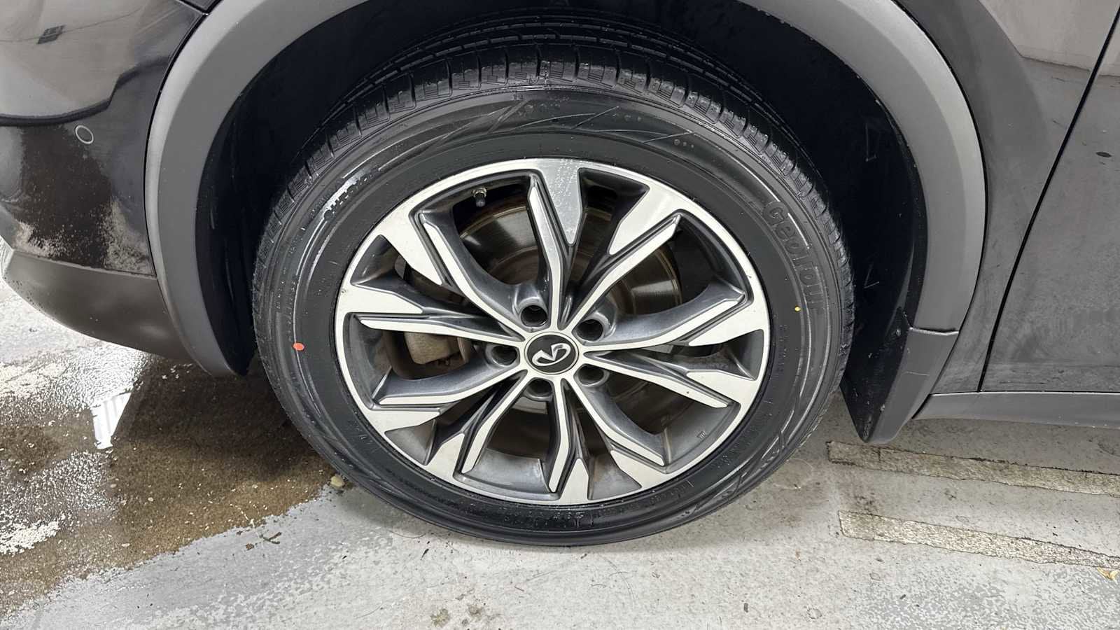 Thumbnail: 2018 INFINITI QX30 - 10