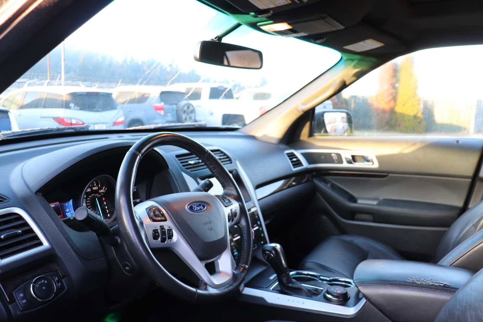 Thumbnail: 2015 Ford Explorer - 10