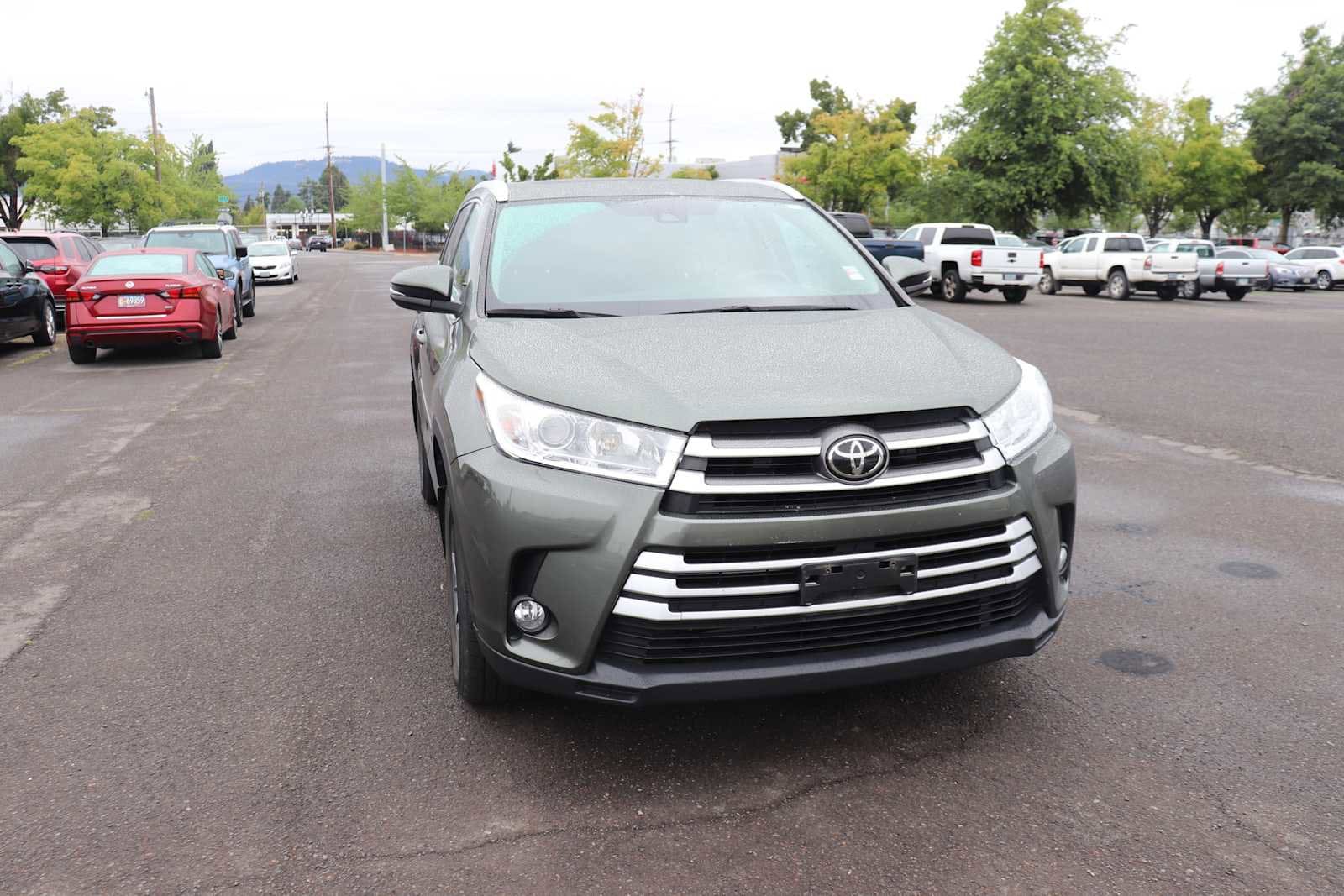 Thumbnail: 2017 Toyota Highlander - 3