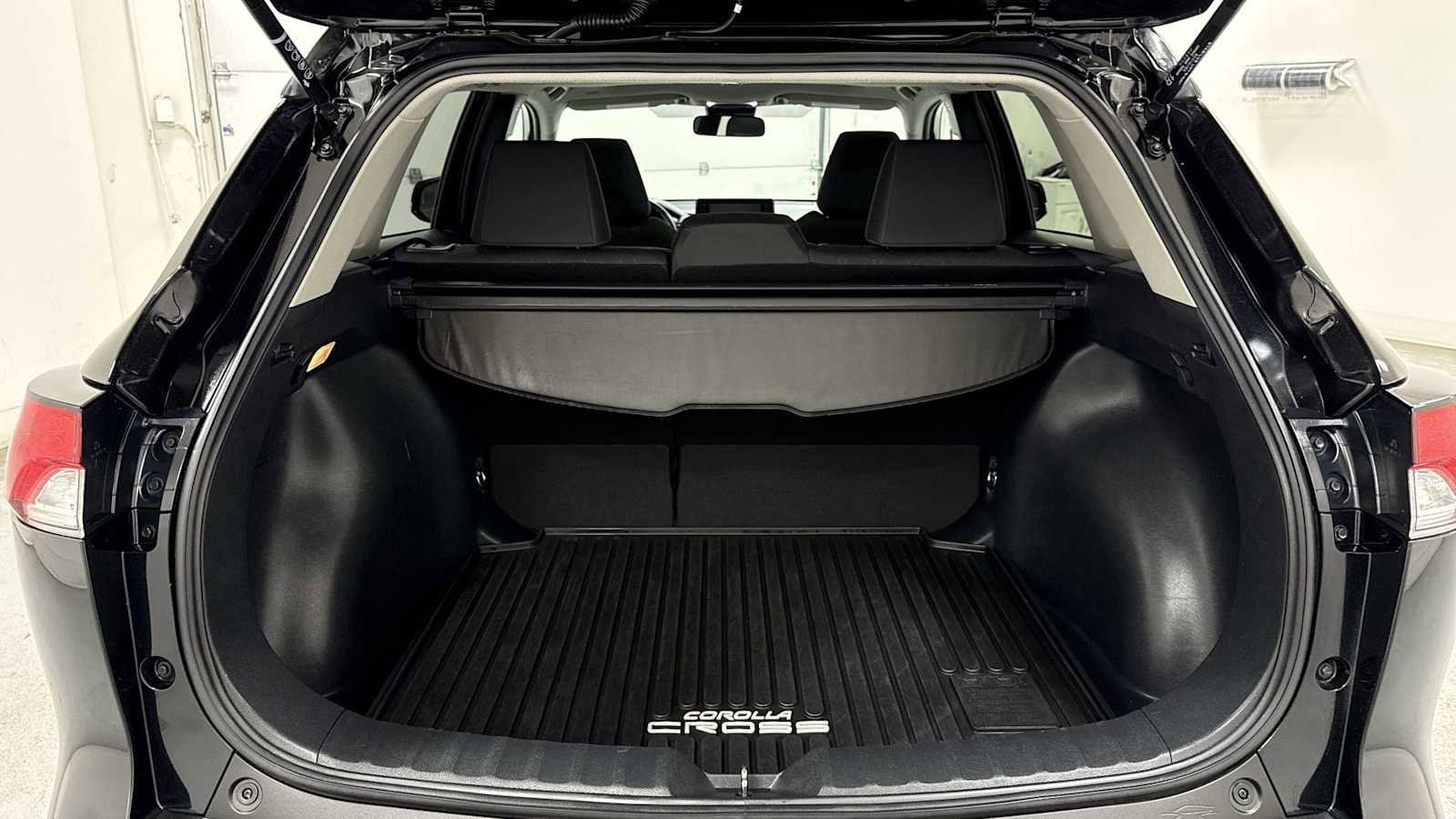 Thumbnail: 2022 Toyota Corolla Cross - 27