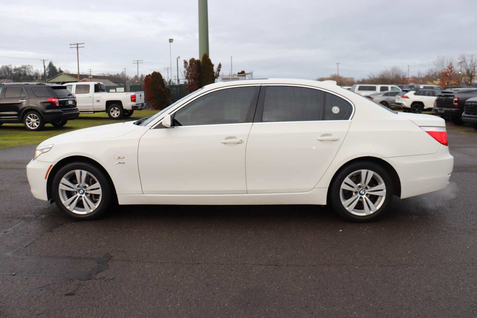 Thumbnail: 2010 BMW 5 Series - 8