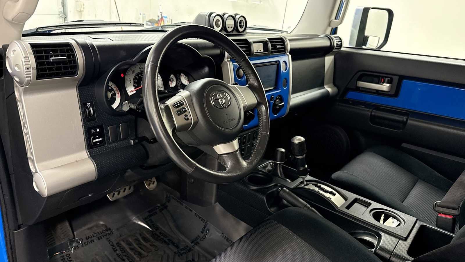 Thumbnail: 2007 Toyota FJ Cruiser - 12