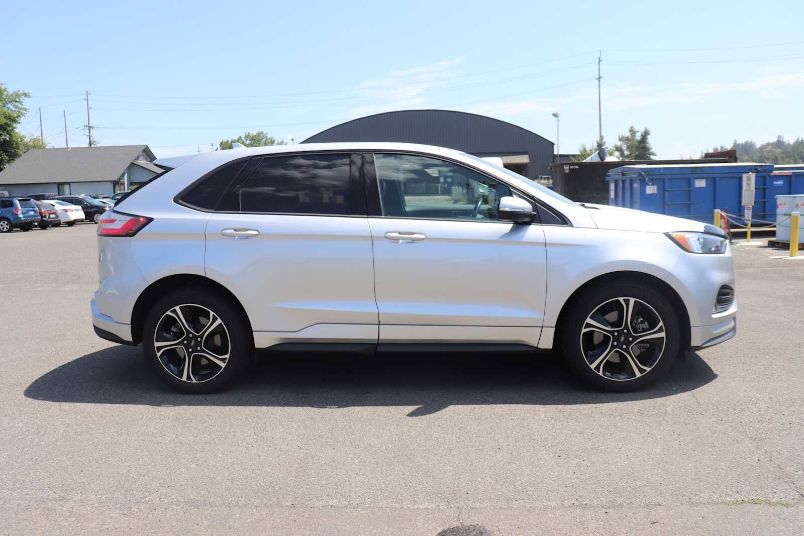 2019 Ford Edge ST photo 4