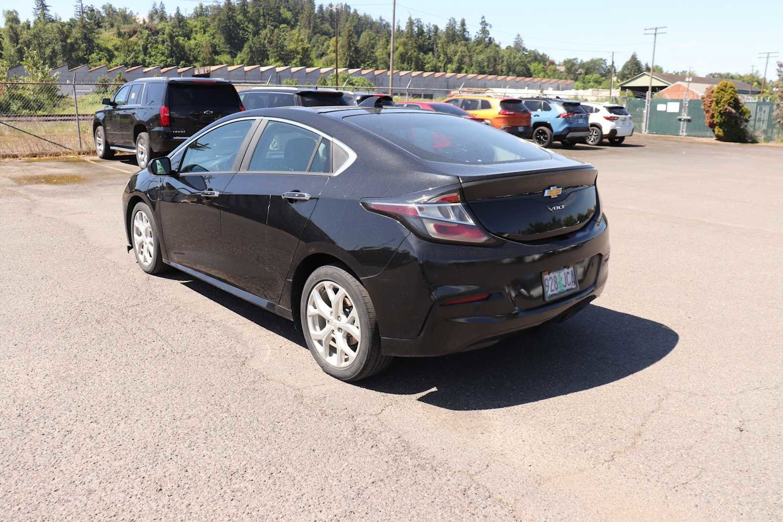 Thumbnail: 2016 Chevrolet Volt - 7