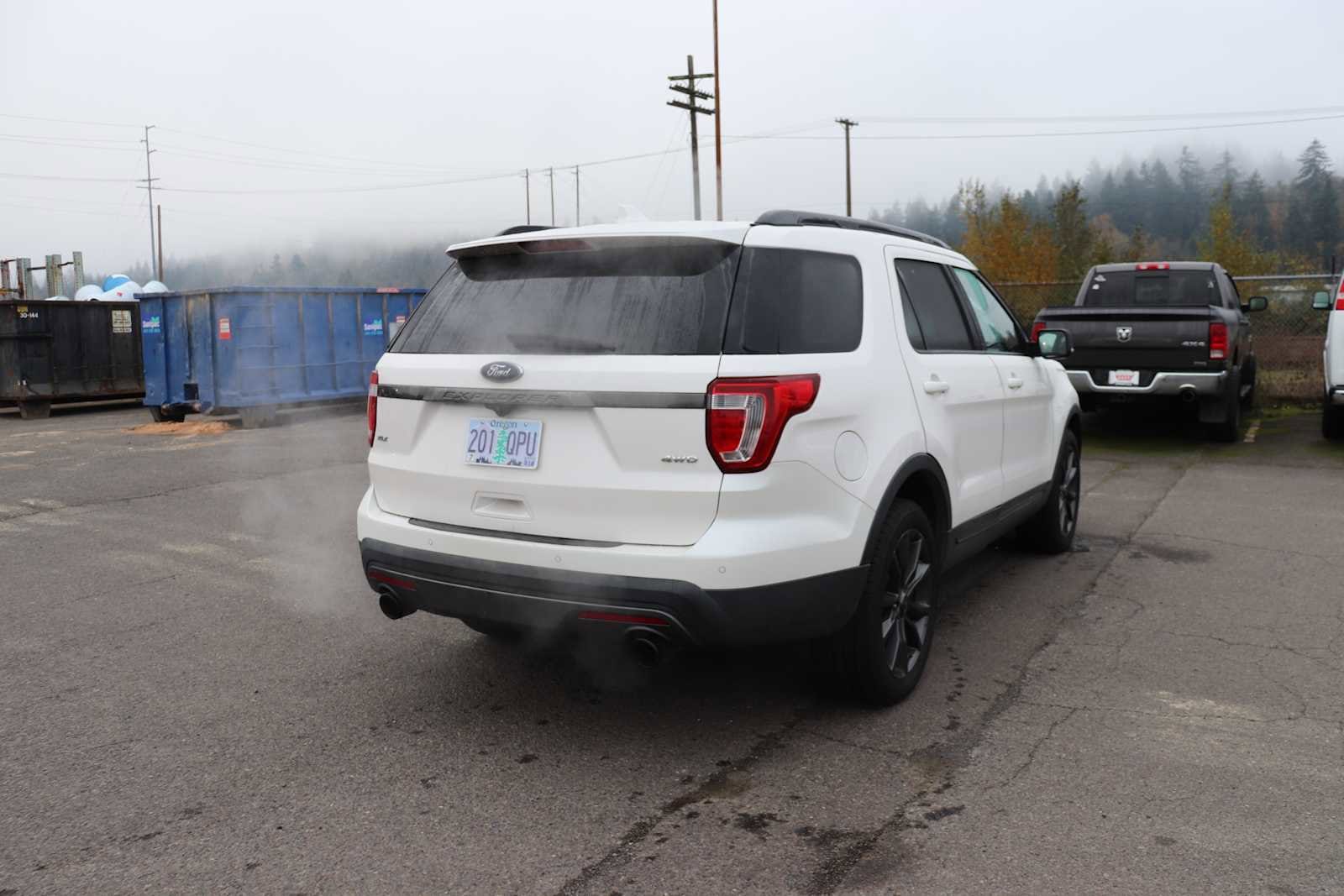 Thumbnail: 2017 Ford Explorer - 5