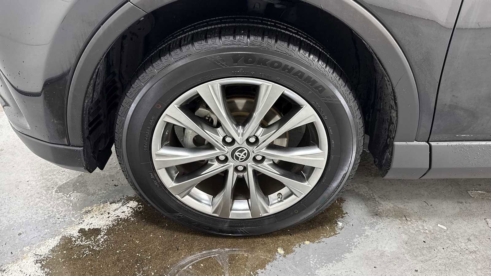 Thumbnail: 2017 Toyota RAV4 - 10