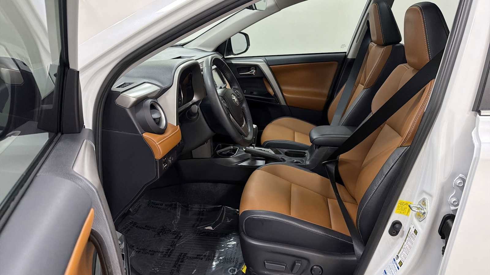 Thumbnail: 2018 Toyota RAV4 - 13