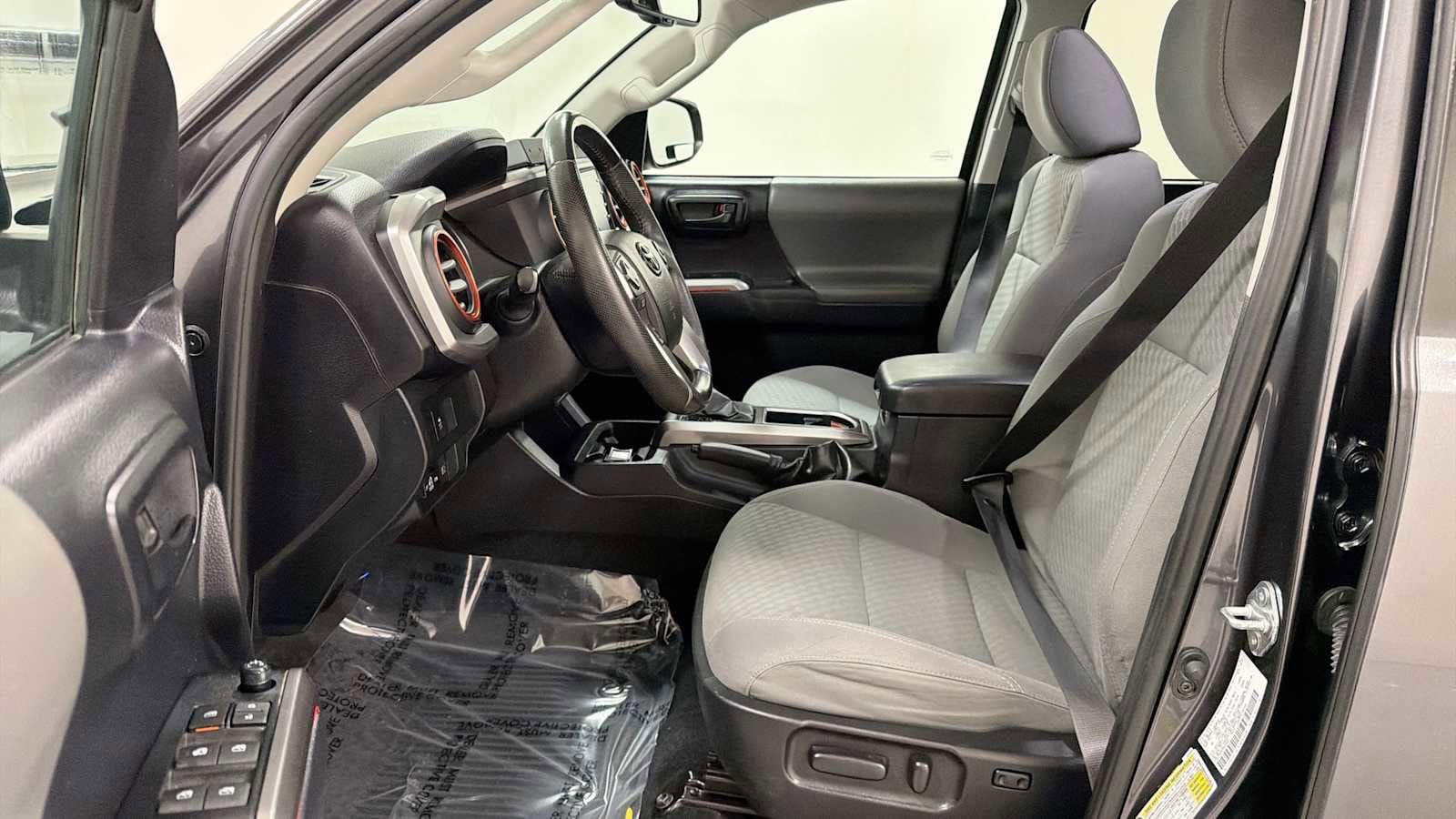 Thumbnail: 2021 Toyota Tacoma - 13