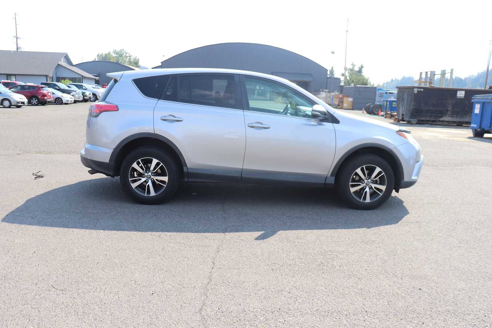 2018 Toyota RAV4 XLE photo 4