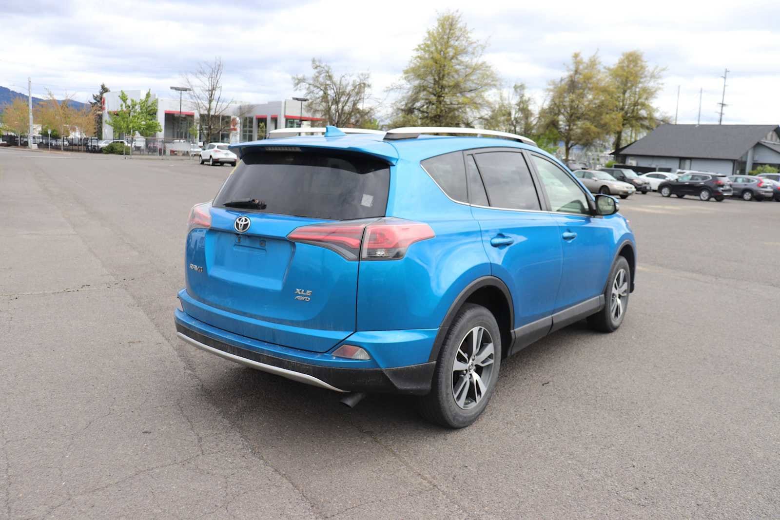 Thumbnail: 2016 Toyota RAV4 - 5