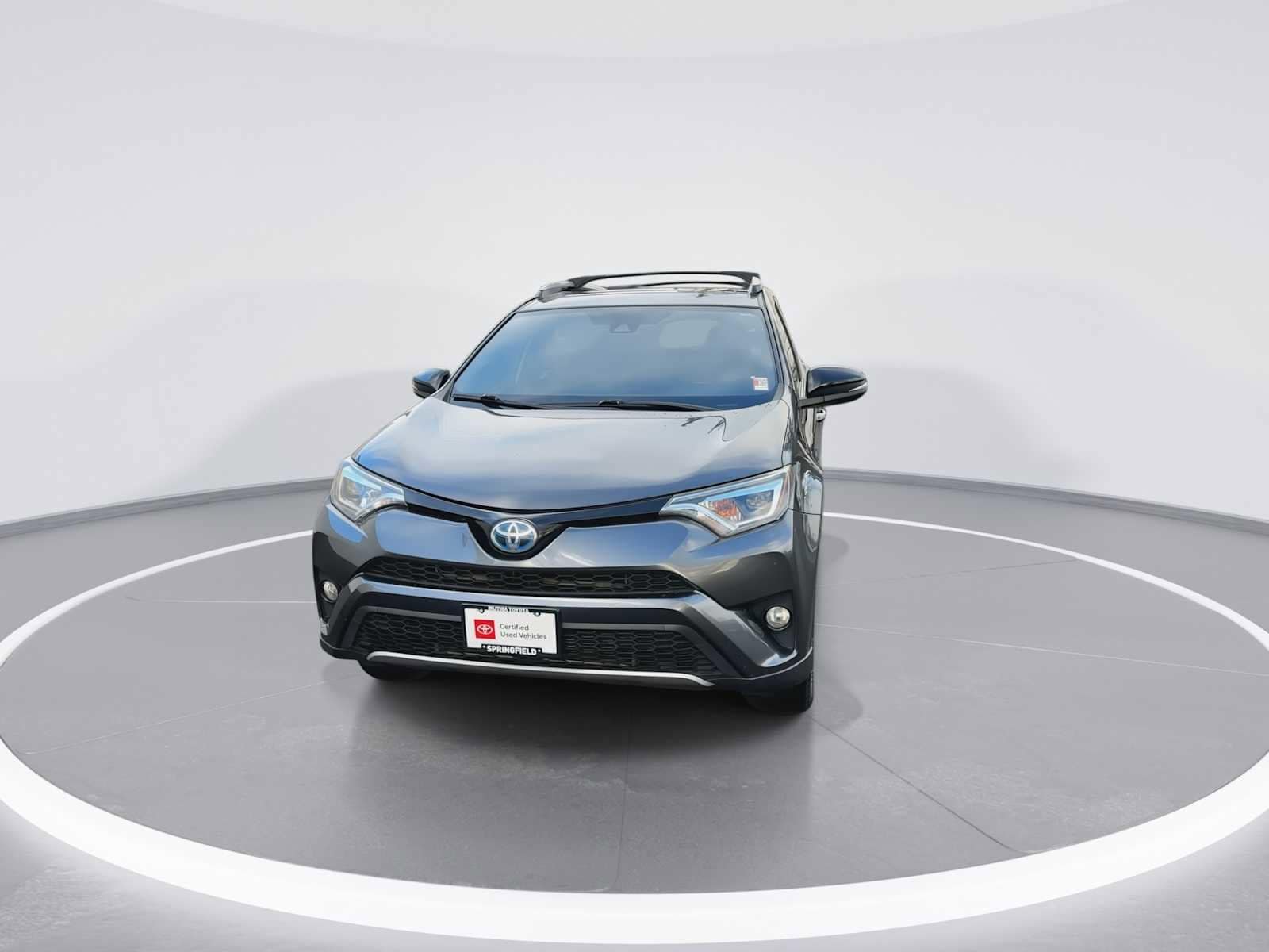 Thumbnail: 2017 Toyota RAV4 - 3