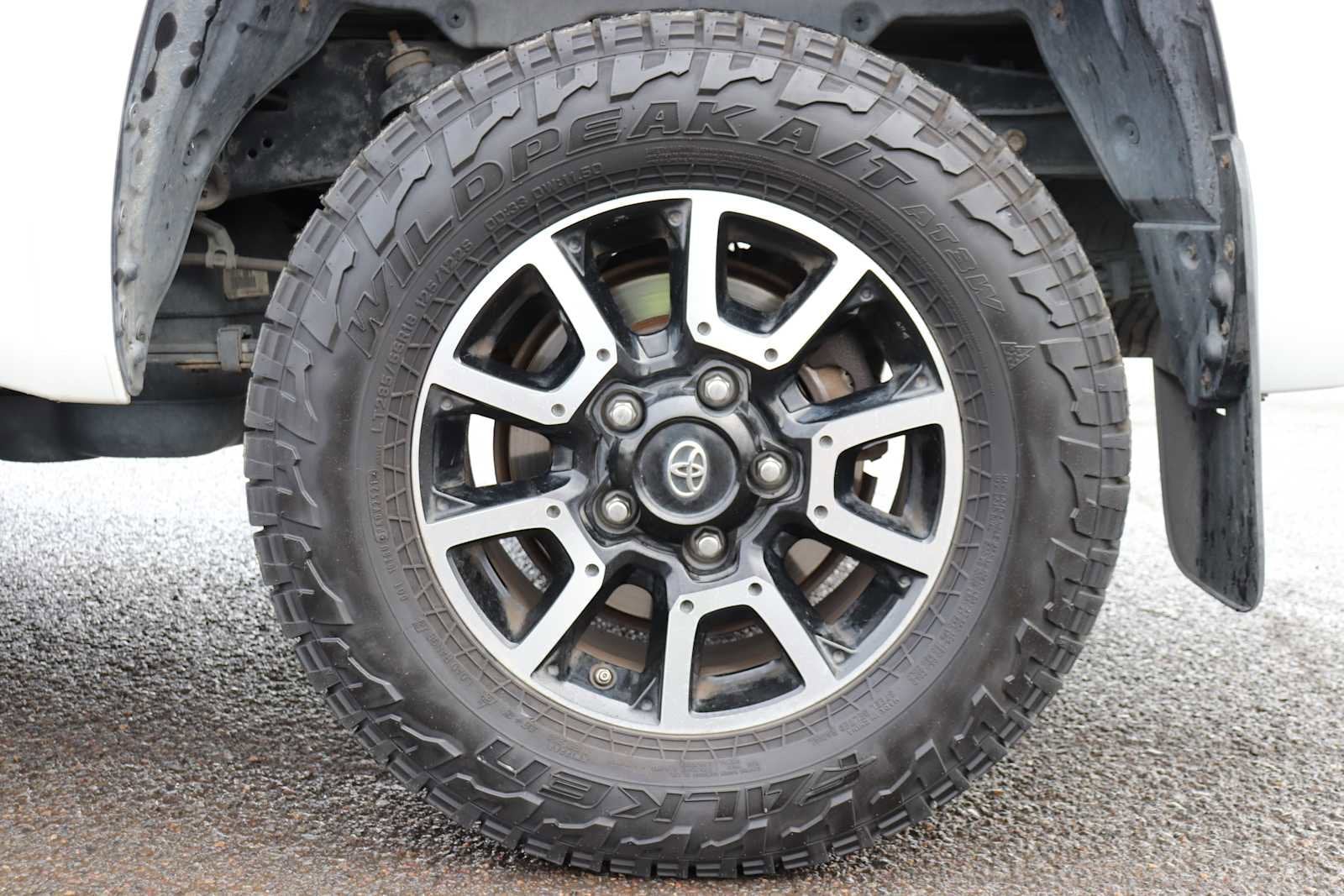 Thumbnail: 2016 Toyota Tundra - 9