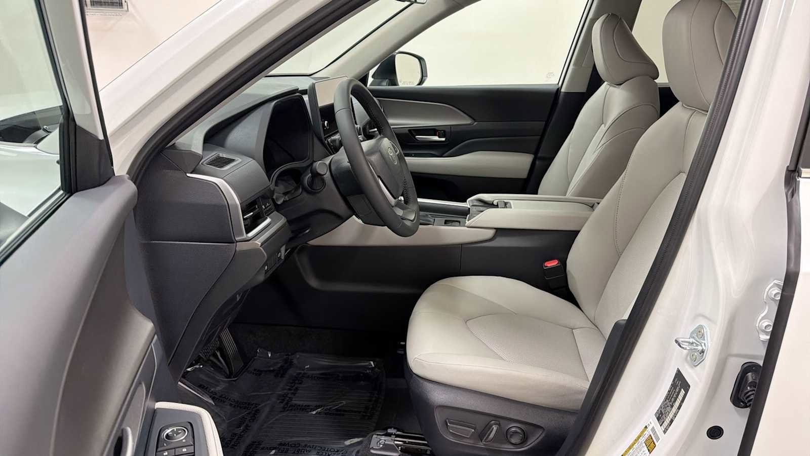 Thumbnail: 2026 Toyota Grand Highlander - 13