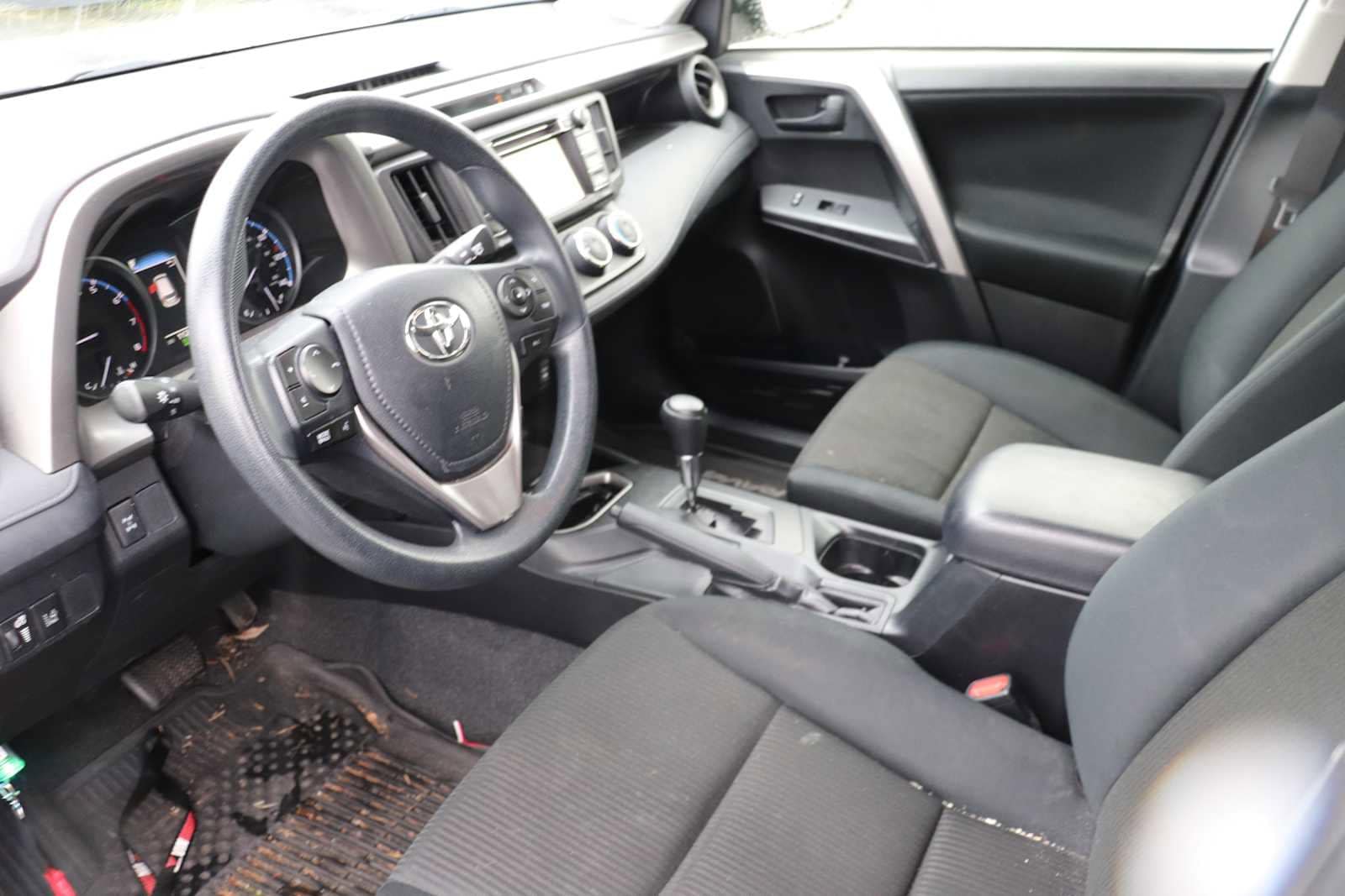 Thumbnail: 2017 Toyota RAV4 - 10