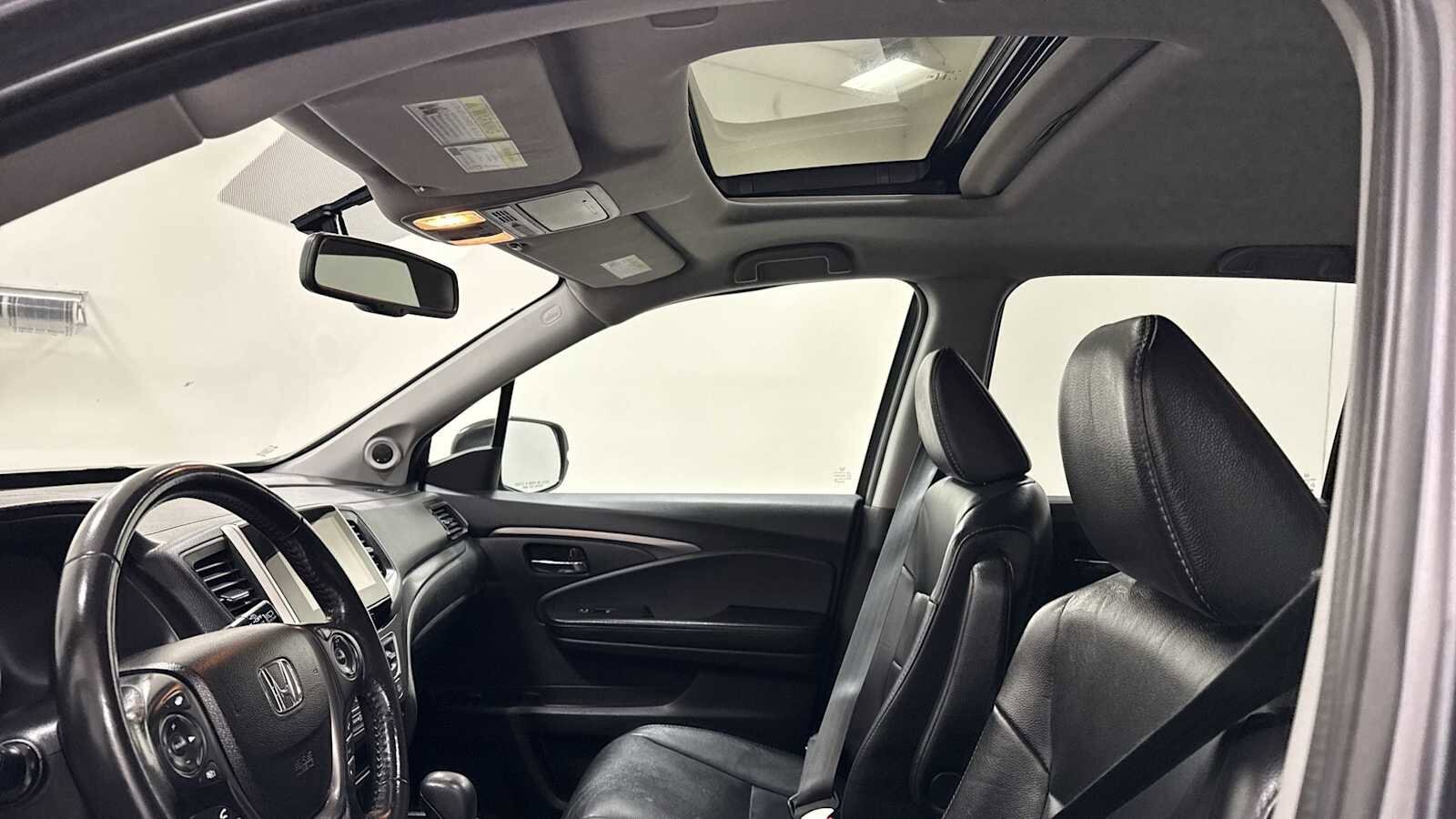 Thumbnail: 2018 Honda Pilot - 23