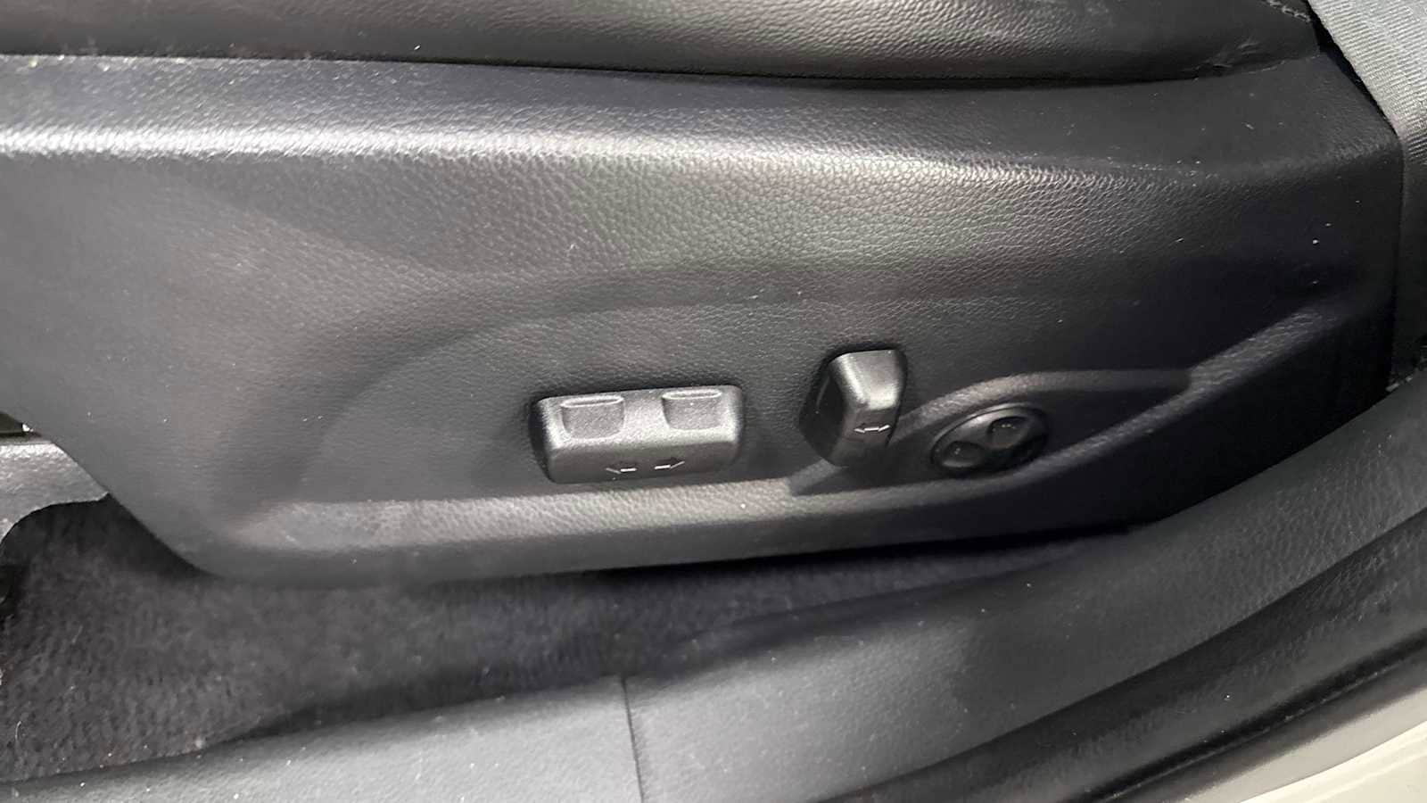 Thumbnail: 2014 Hyundai Santa Fe - 14